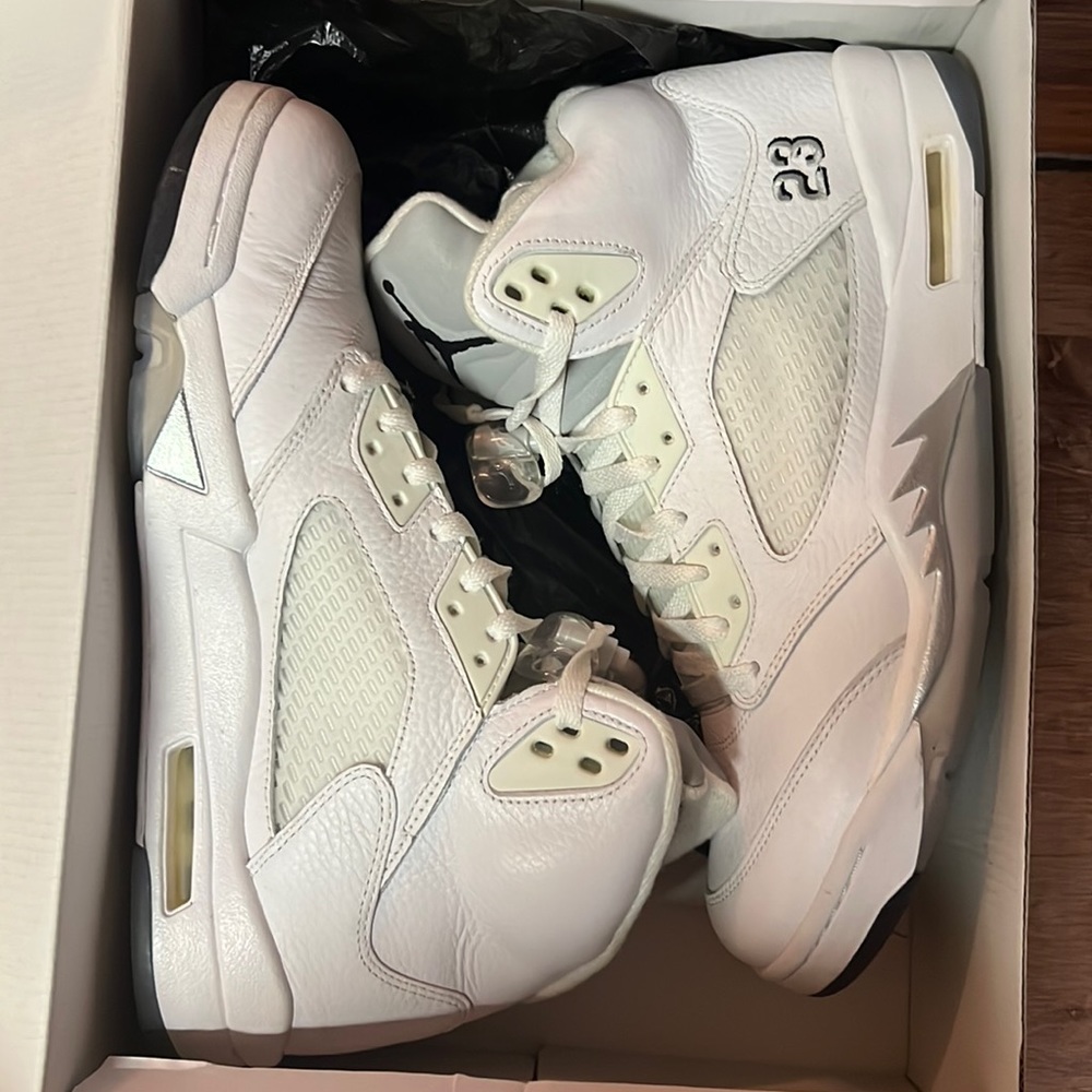 Air Jordan 5s White metallic